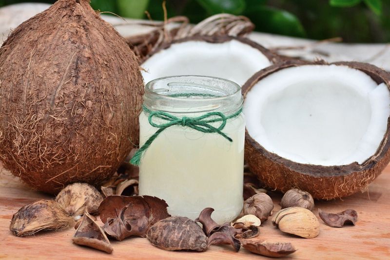 Benefits of Coconut Oil – The Queen Bee Of Multitasking