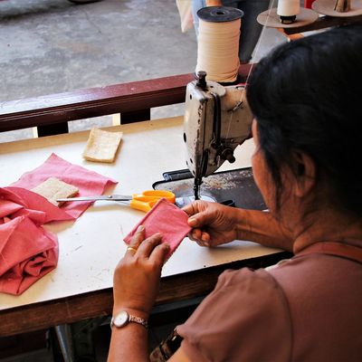 sewing natural loofah sponge