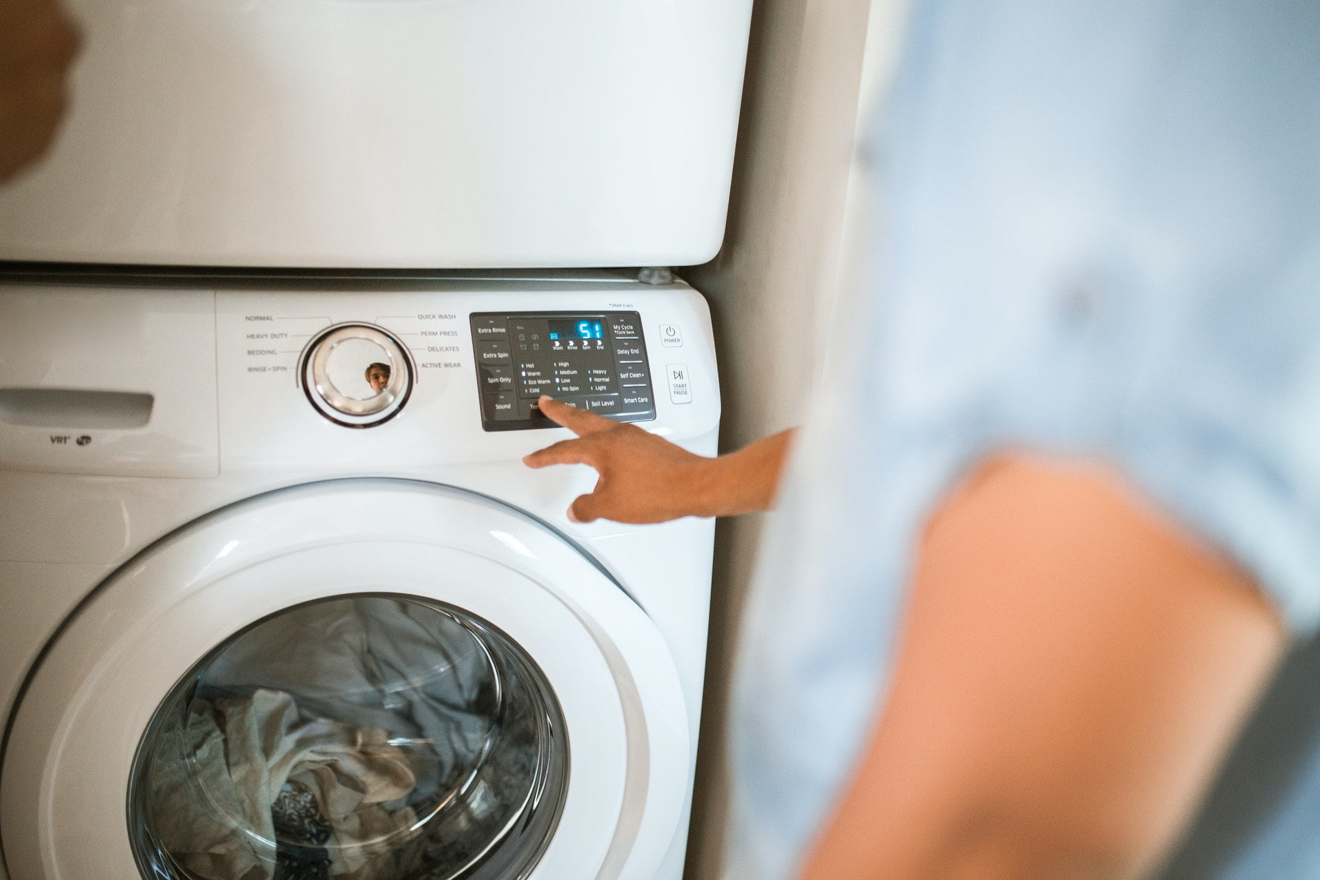 Scientists Say Your Washing Machine's Delicate Cycle Is Especially Harmful  for the Environment